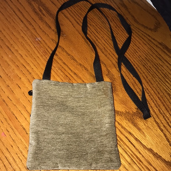 Purse with shoulder strap, has 2 pockets w zippers, tapestry motif. 6”x6”. - Picture 6 of 9